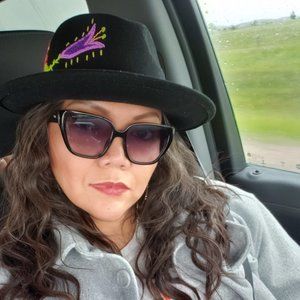 Meet your Posher, Creeative Vintage Flair